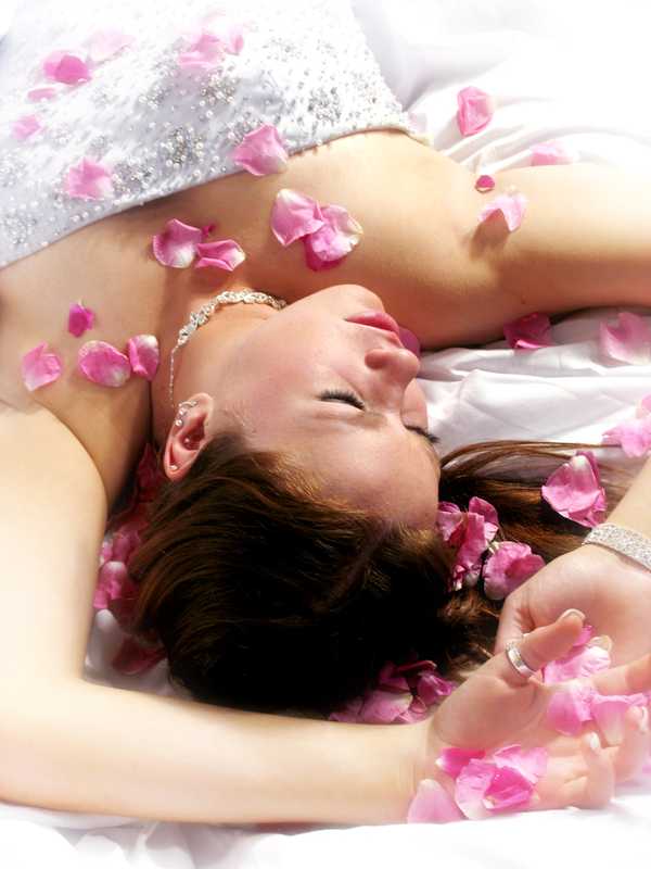 Oakland Salon Lets Women Indulge In Friday Night Glamour