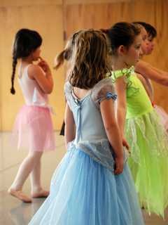 Bogota Students Celebrate Winter With Evening Dance Social