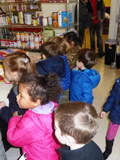  Kids From Tarrytown's Jewish Center Collect, Assemble Bags For Food Pantry