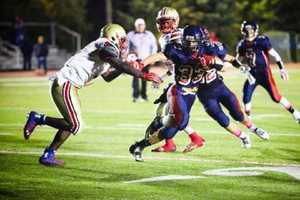New Canaan Advances In CIAC Football Playoffs