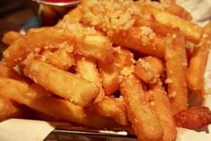 The Front Porch Pub In Hawthorne Ranks Among Top DVlicious Fry Contenders