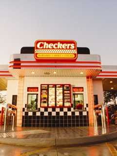 Checkers Looks To Dish Up Burgers In Greater Bridgeport Area