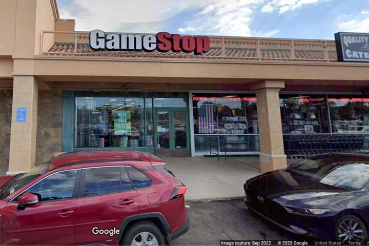 A trio of thieves robbed a GameStop on the evening of Tuesday, April 25, Nassau police said.