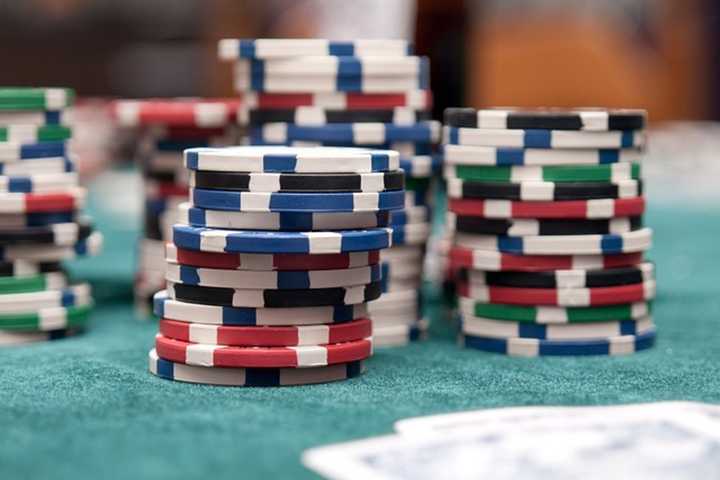 Leonia School Organizes Casino Night Fundraiser