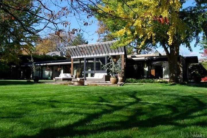 Don't Throw Stones At This Bronxville Glass House