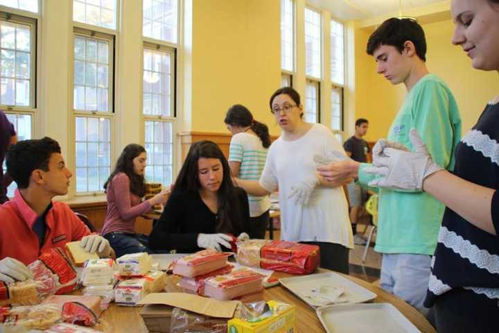 Scarsdale Students Celebrate Global Citizenship Day By Pitching In