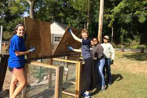 Hen Hud Students Go Green At Community Garden 
