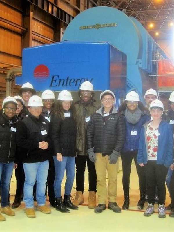 Woodlands High School Students Visit Indian Point