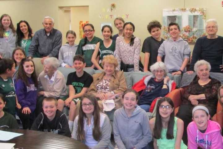 Yorktown Students Visit Fieldhome In Cortlandt Manor