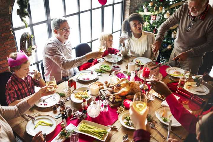 Don't Let The Holidays Derail Your Diet: Follow These Easy Tips