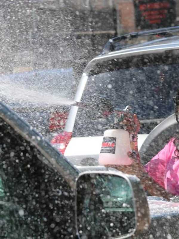 Hillsdale High School Students Wash Cars For A Cause