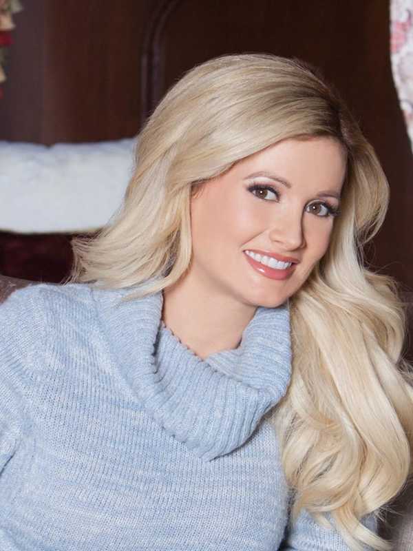 Former Playmate Holly Madison Signing Books At Ridgewood's Bookends