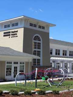 In Final Days, Patient At Danbury's Regional Hospice Honored Volunteers