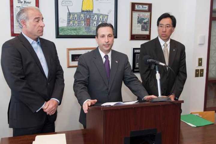 Norwalk's Duff Wants To Allow Connecticut Tesla Sales