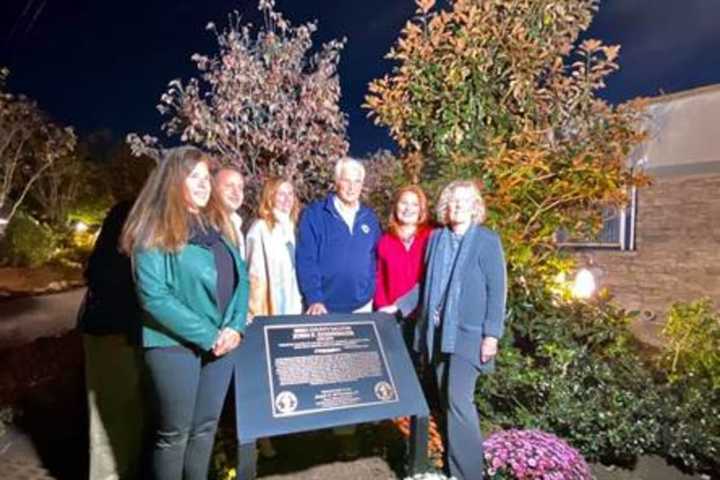 Longtime Turtle Back Zoo Volunteer From Belleville Honored