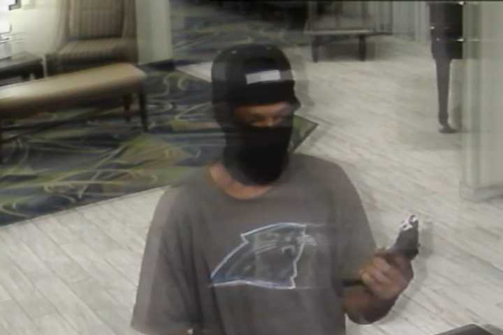 Leesburg Police Seek Suspect In Armed Hotel Heist