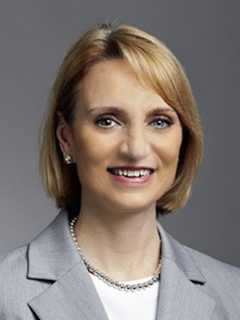 Darien's Klein Earns Women's Leadership Award For Affordable Housing Work