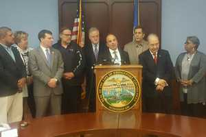 No Layoffs Allowed As Bridgeport Mayor, Unions Sign Concession Agreement