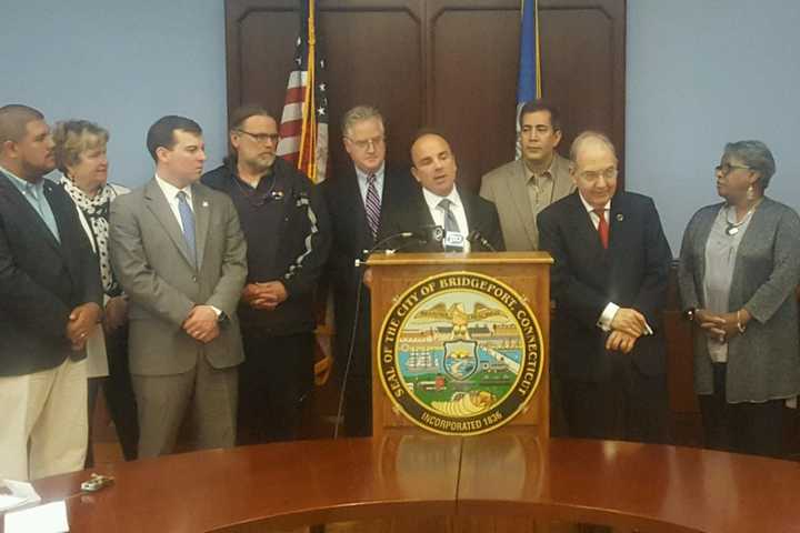 No Layoffs Allowed As Bridgeport Mayor, Unions Sign Concession Agreement