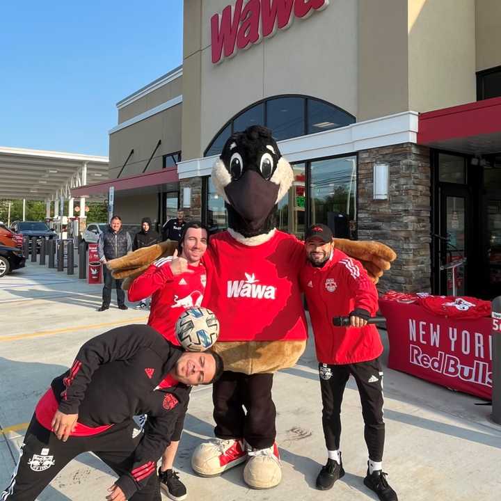 Grand opening ribbon-cutting ceremony of Wawa on Route 10 in East Hanover