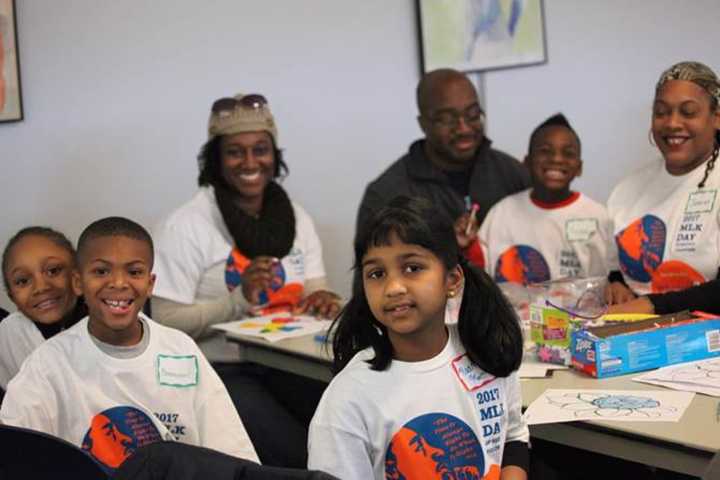 Volunteer New York!’s 2017 MLK Day of Service featured dozens of family-friendly volunteer opportunities to encourage youth to learn about service and the legacy of Dr. King.