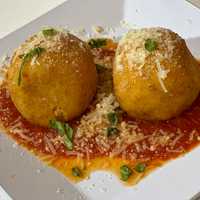 <p>Lo Sfizio Italian Street Food</p>