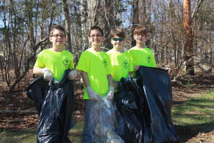 Wyckoff residents are cleaning up their town, and hundreds participated in the recent township cleanup event.