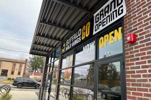 Buffalo Wild Wings Opens In Fair Lawn, Offering Free Wings For A Year