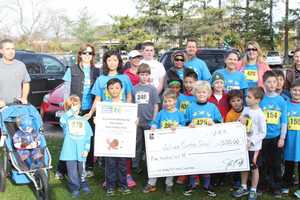 Runners, Walkers Step Off For Greenwich's Fifth Anual Turkey Trot