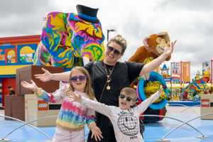 Kelly Clarkson Spotted At New Theme Park In Region