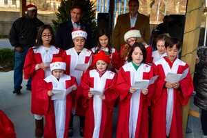 Music, Cocoa, Santa Make For Festive Mount Vernon Tree Lighting