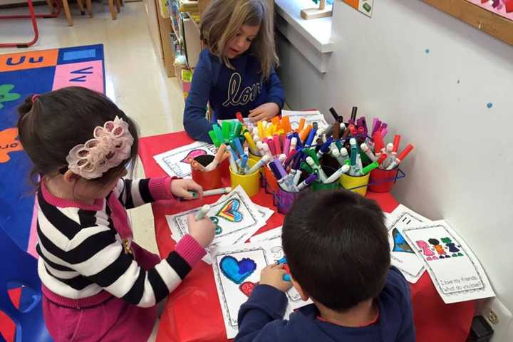 Rutherford Library Organizes St. Patrick's Day Craft Workshop