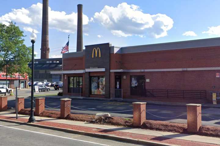 32-Year-Old Man Who Died In Lawrence McDonald’s Stabbing ID’d, Suspect Charged: DA