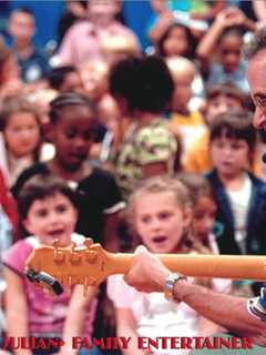 Stratford Library Offers Family Show Before Tree Lighting