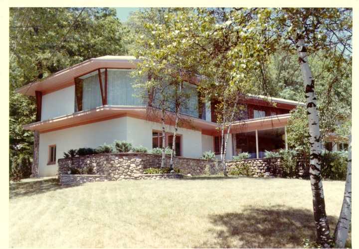 Les Paul&#x27;s house in Mahwah.