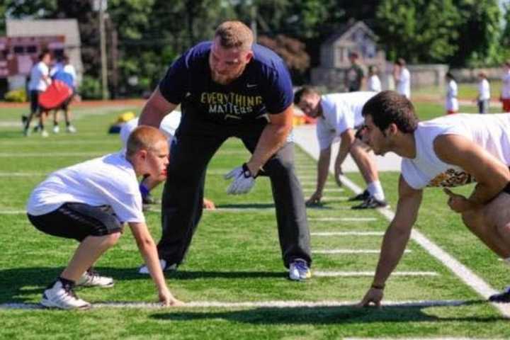 Sean Lissemore Gives Back With Free Dumont Football Camp