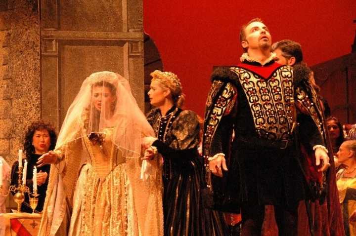 Verismo Opera presents &quot;Lucia di Lammermoor&quot; with discounted tickets for children and seniors.