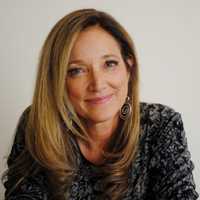 <p>Janet Tahjian</p>