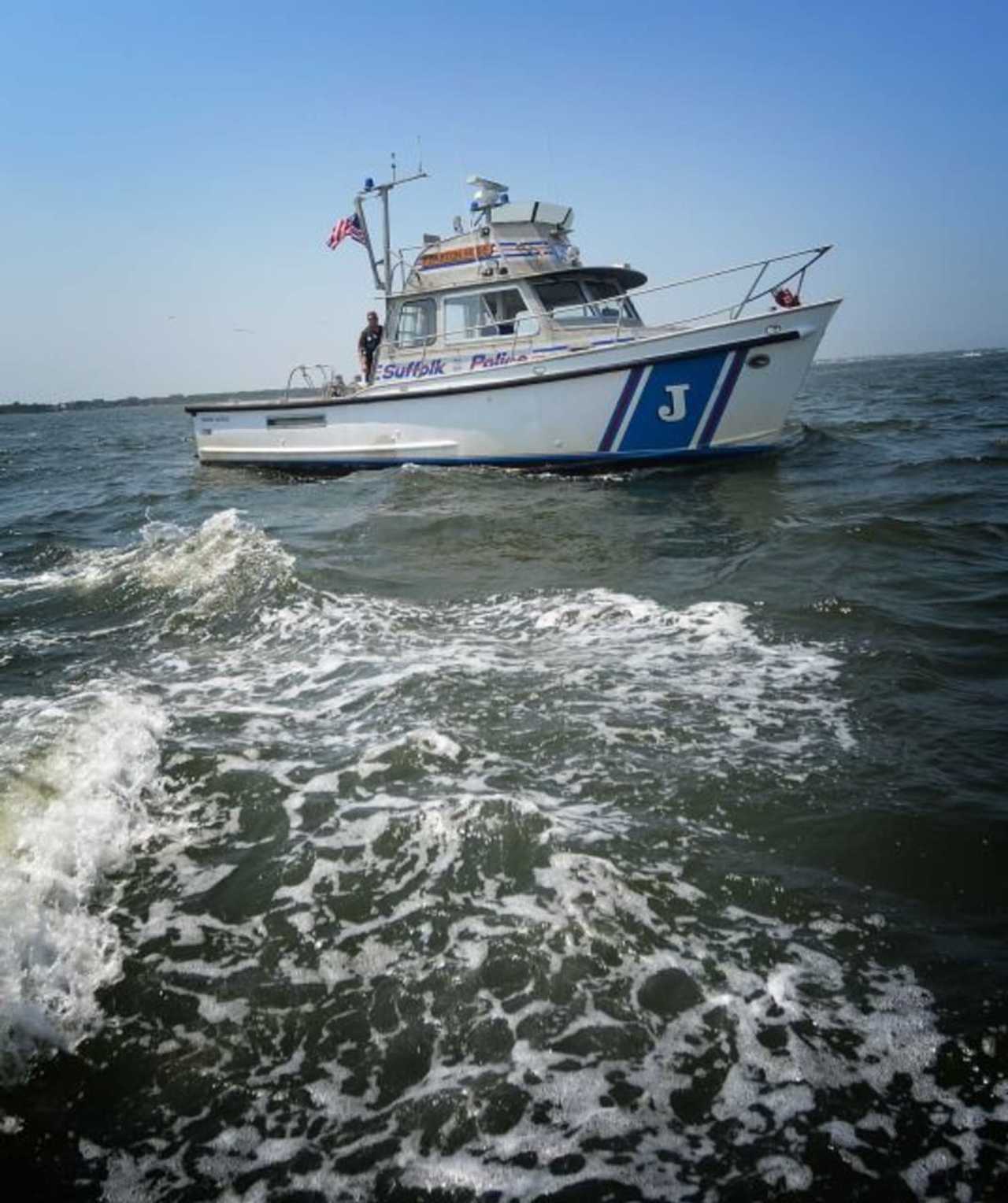4 Canoers Rescued From Long Island Sound After Capazing Off Wading ...