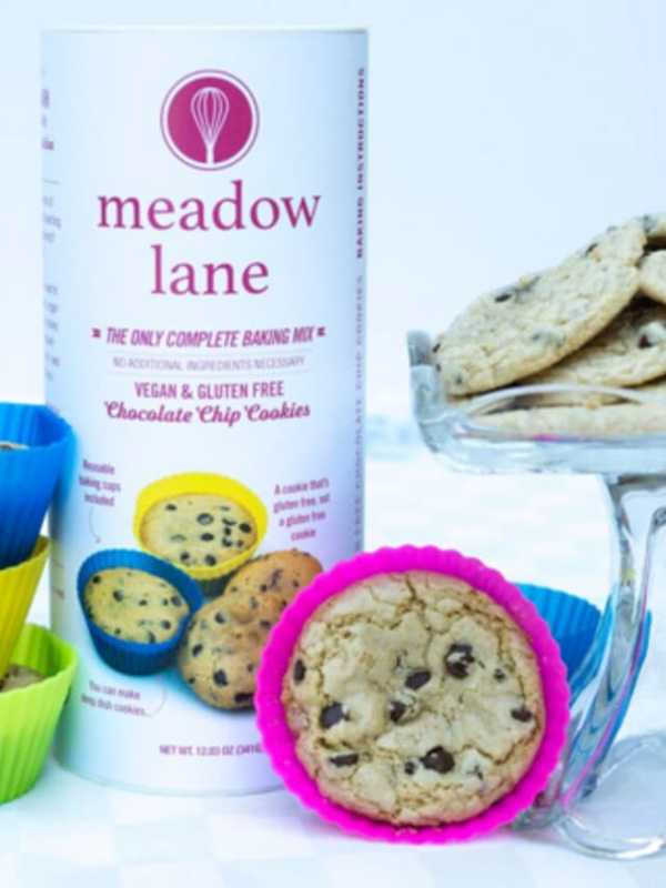 Cross River Residents Make Gluten-Free Cookies 