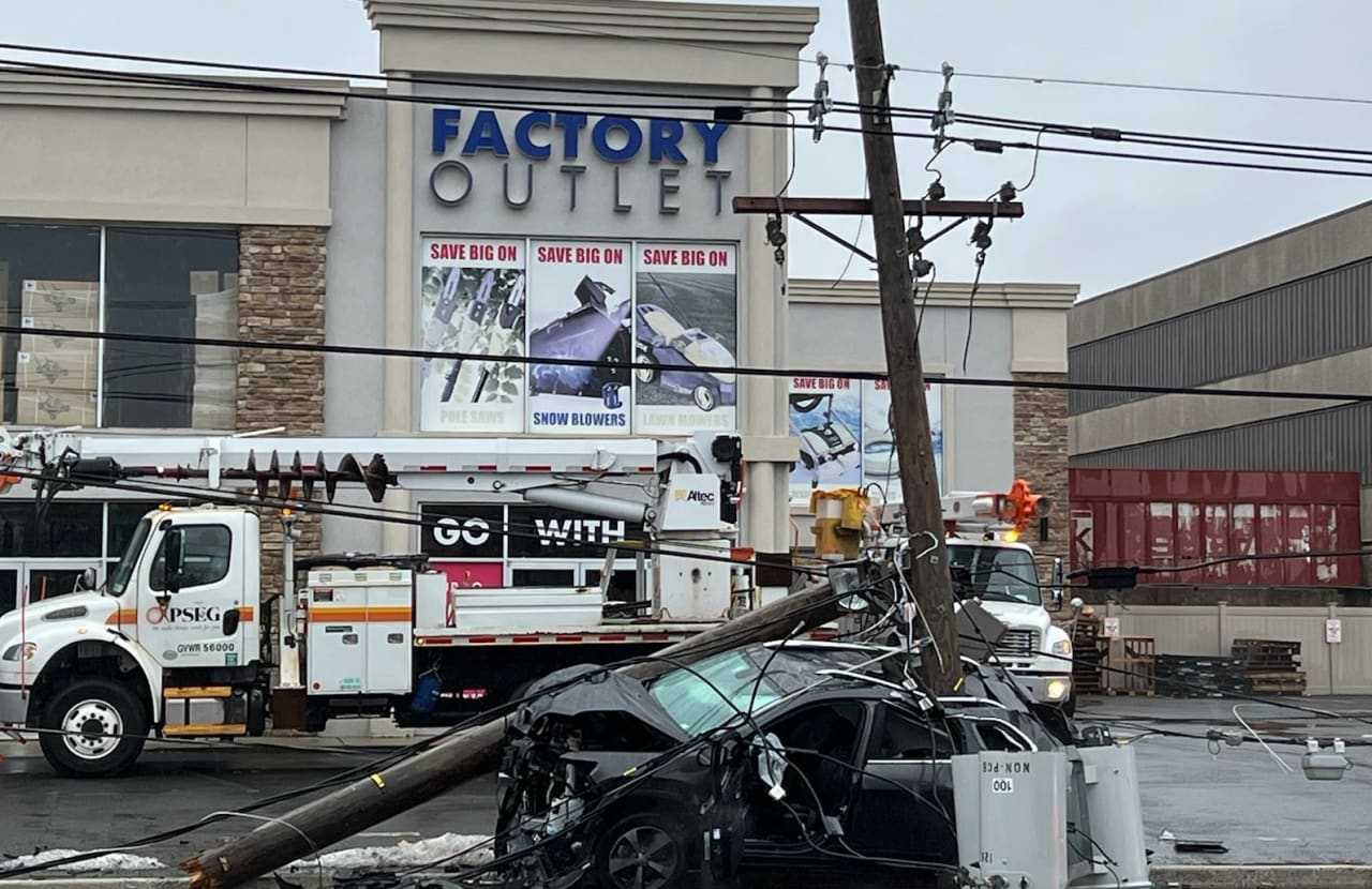 Update: Driver Escapes Injury As Jeep Splits Pole On Route 46 | Garfield- Lodi Daily Voice