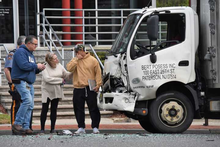 Box Truck, SUV Collide In Fair Lawn