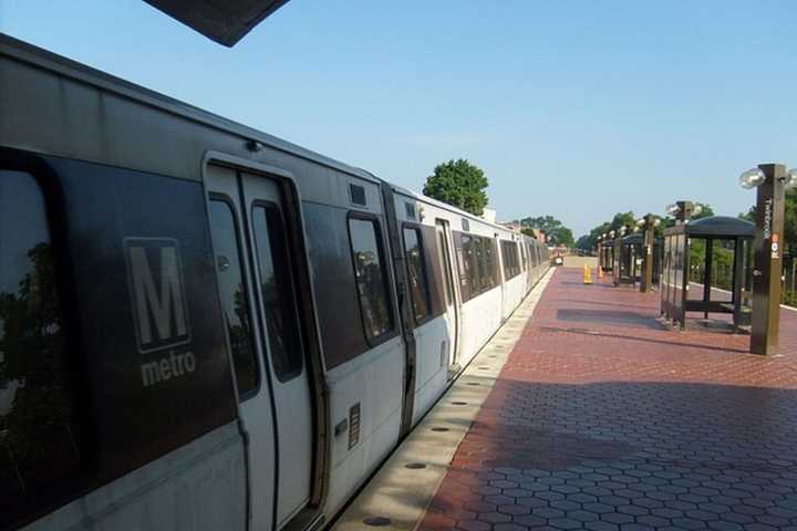 Man Electrocuted, Killed After Push Onto Subway Tracks In Baltimore Near Children's Museum