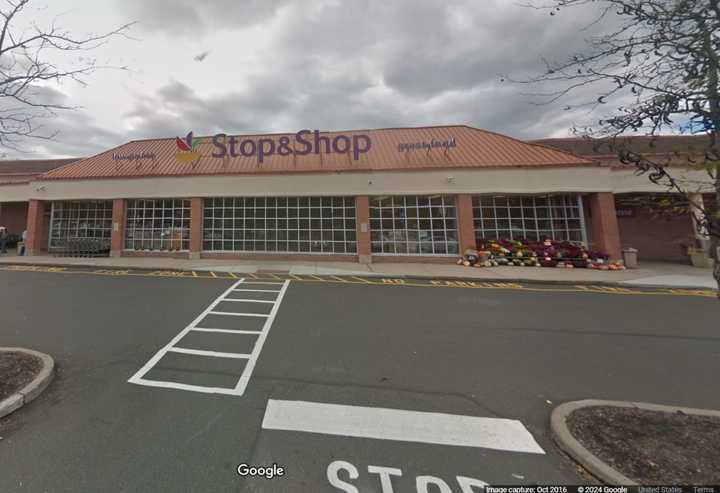 The Stop &amp; Shop grocery store at the corner of Route 35 South and Twin Brook Road in Middletown, NJ.