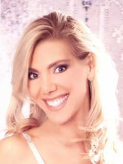 Bethel Resident Roxanne Doyon Becomes Mrs. Connecticut
