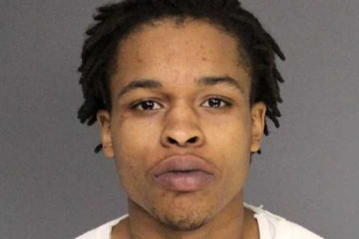 FEDS: Video Shows Newark Gunman, 19, Waving Kids Out Of Way Before Shooting Two Victims