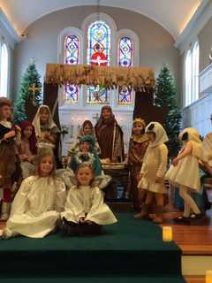'Luminaries' Performance Lights Up New Canaan Church, Ushers In Holidays
