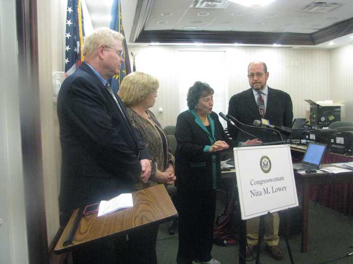 Congresswoman Nita Lowey is joined by Tom Morley, New York State Small Business Development Center, Town of Ossining Supervisor Susanne Donnelly and Ossining Mayor Bill Hanauer