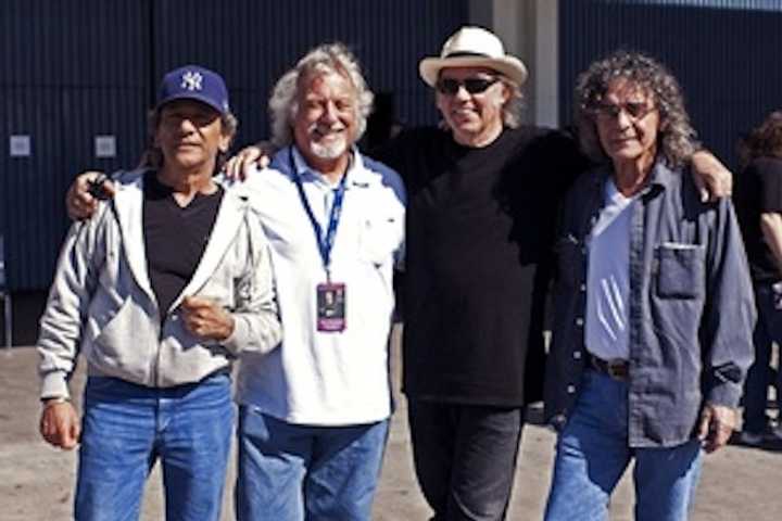 Neil Young, Willie Nelson To Play Cap In Port Chester