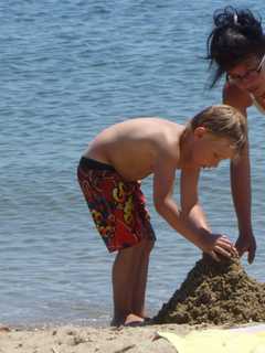 Cummings, West Beach Closed For Swimming & Shoreline Activities In Stamford